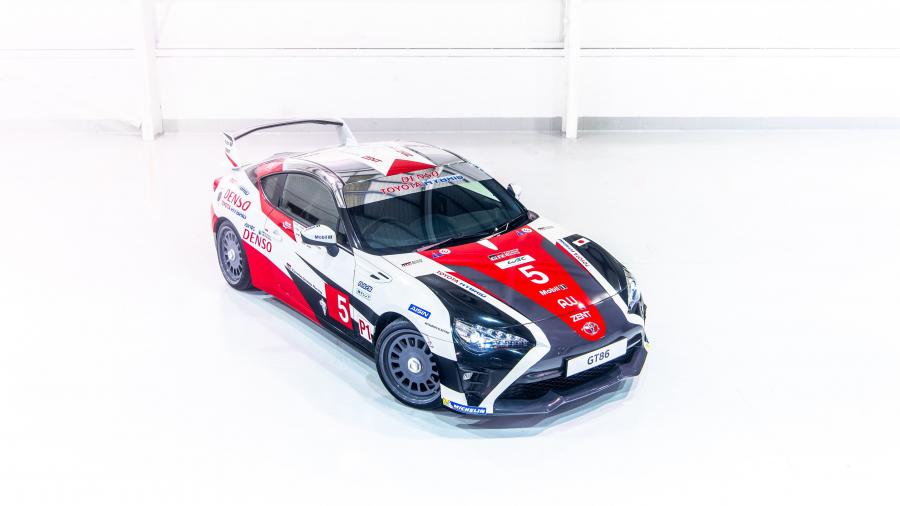  Toyota GT 86 Tribute Toyota TS050 Hybrid 2018 года  (фото 2 из 12)